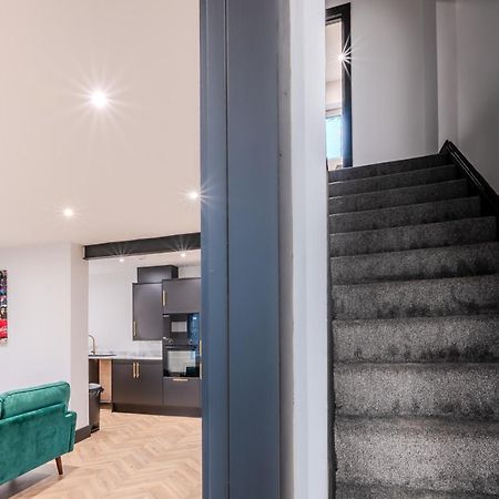 Modern 3Br Home - Private Parking - Tv In Every Bedroom スウォンジー エクステリア 写真