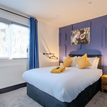 Modern 3Br Home - Private Parking - Tv In Every Bedroom スウォンジー エクステリア 写真