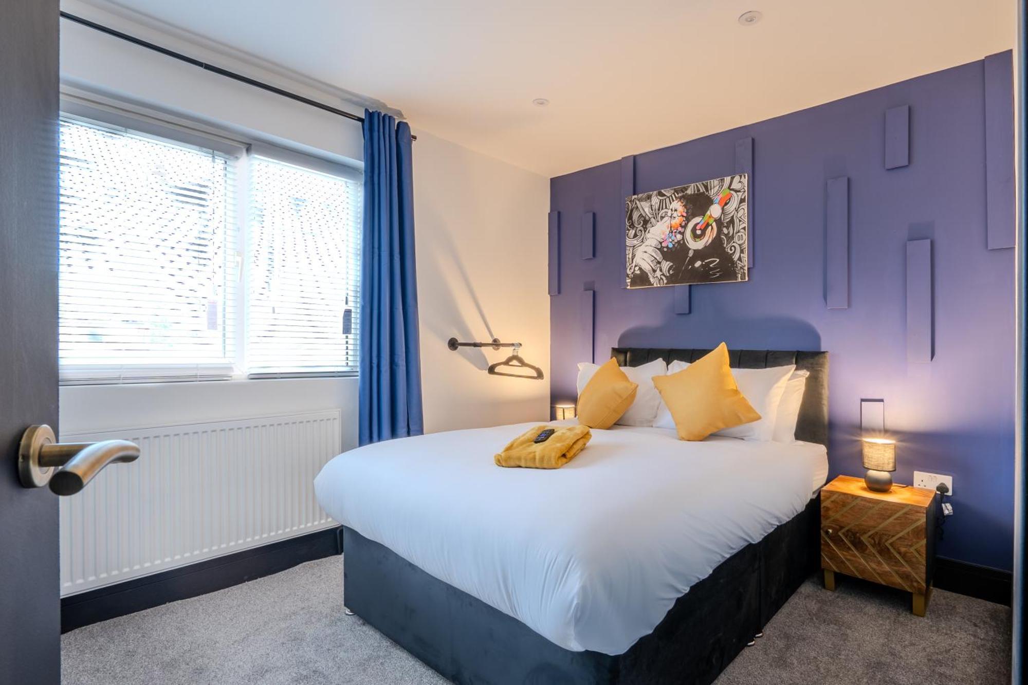 Modern 3Br Home - Private Parking - Tv In Every Bedroom スウォンジー エクステリア 写真