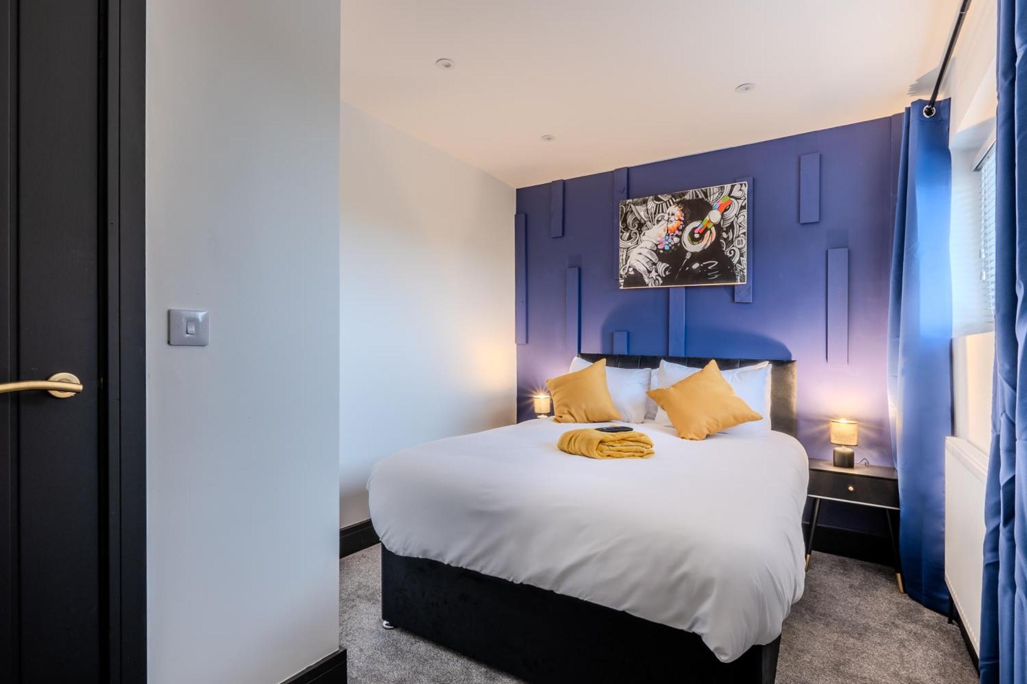 Modern 3Br Home - Private Parking - Tv In Every Bedroom スウォンジー エクステリア 写真