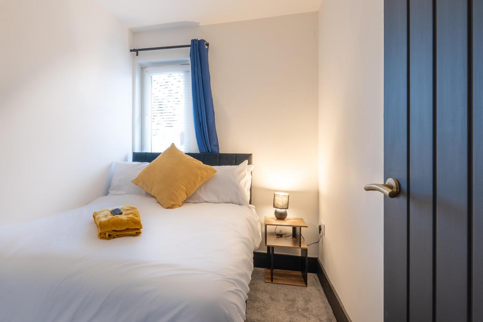 Modern 3Br Home - Private Parking - Tv In Every Bedroom スウォンジー エクステリア 写真